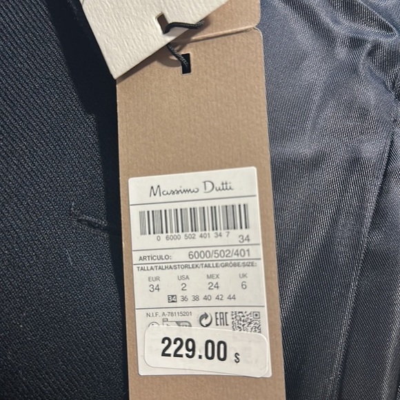 NWT. Massimo Dutti Navy Blue Micro Twill Fabric Blazer with Buttons. Size 2. - Picture 9 of 12